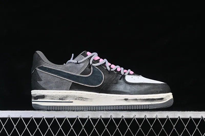 All categories Nk Air Force 1 Air Force series Nk Air Force 1 Low Air Force low top Nike Air Force 1'07 Low "Gray-Pink Lucky Charm" Hand-painted graffiti Gray pink lucky charm Air Force 1 low-top casual sneakers YD2425-880